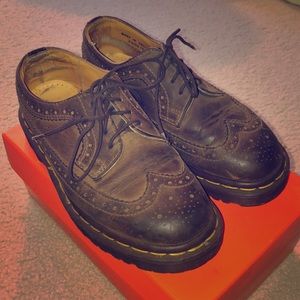 Vintage Dr. Martens brogue Oxford shoes.